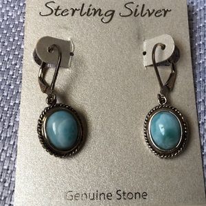 Cute sterling silver earrings with genuine stone ✨
